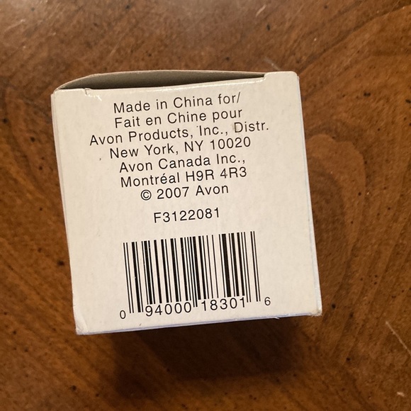 🌸NIB AVON Eternity Circle Rhinestone Hoop Earrings - Picture 9 of 9